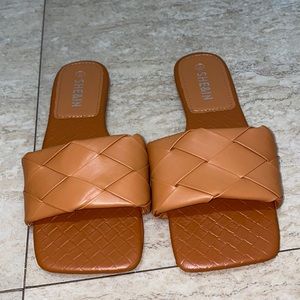 Brown sandals size 9 in women